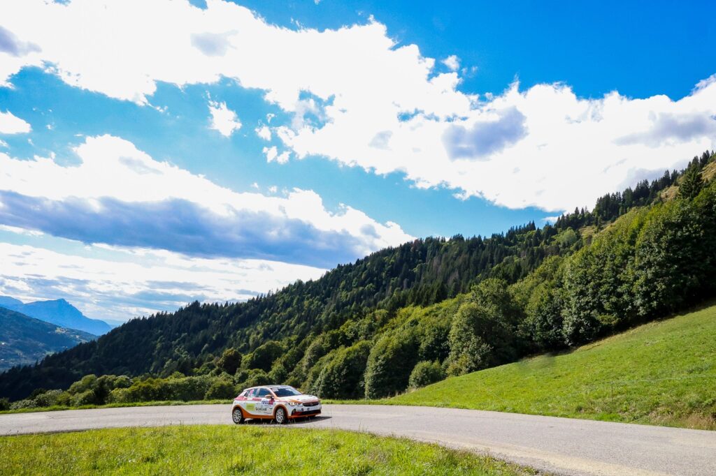 Cristiana Oprea avec l'Opel Corsa-e au Rallye Mont-Blanc